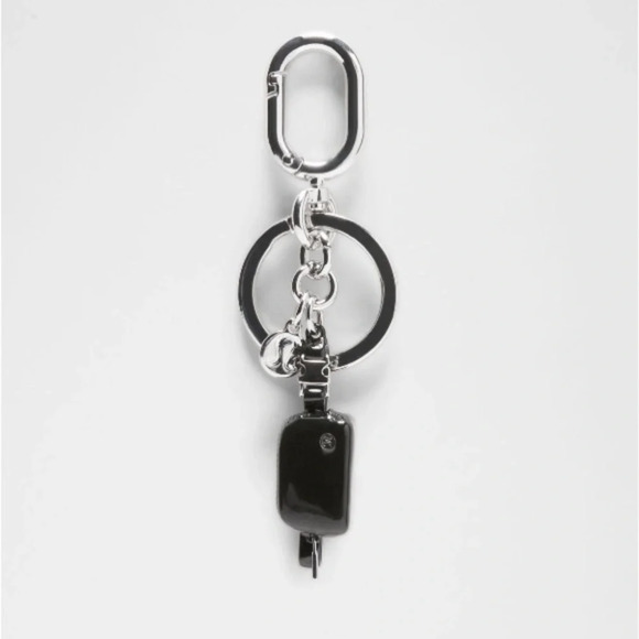🆕🖤 Lululemon Everywhere Belt Bag Charm Keychain Black - Picture 1 of 3